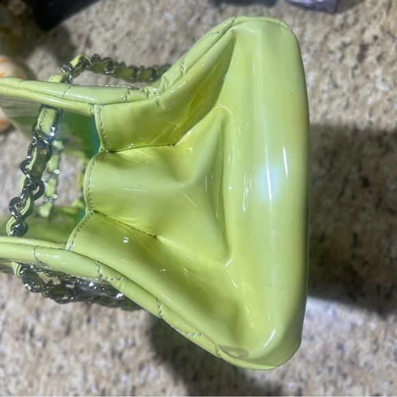 CHANEL Quilted Green Patent Leather Just Mademoiselle Shoulder Bag - Picture 3 of 16